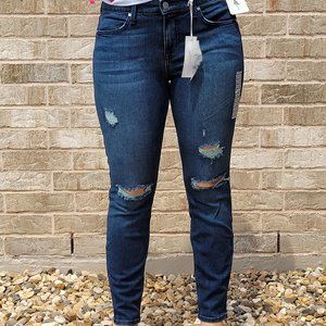 Level 99, Janice Mid-Rise Secrets Jeans, New Condition, Size 29